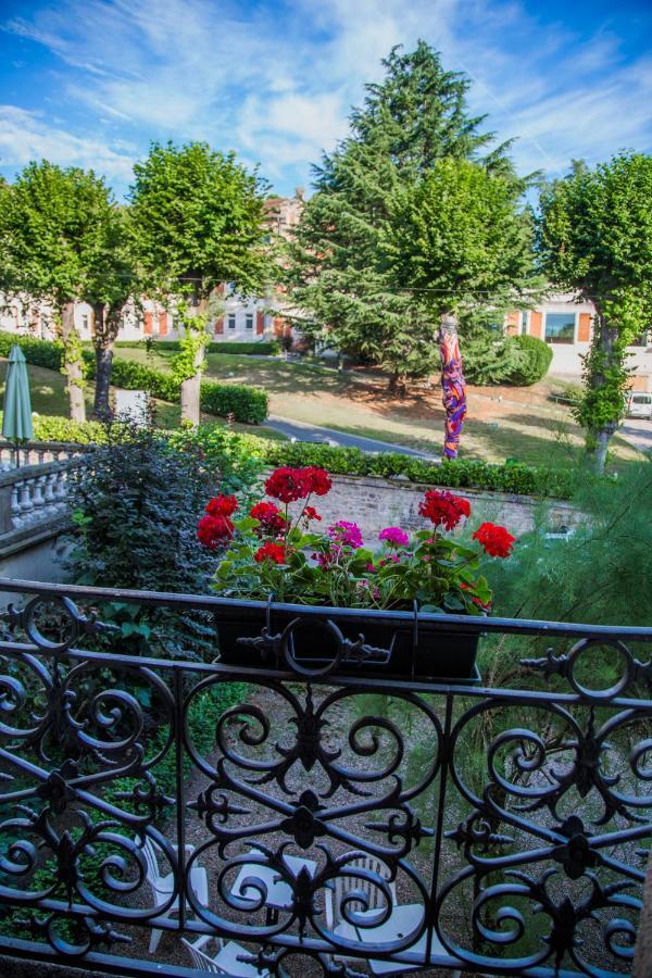 Hotel Des Thermes Bourbon-lʼArchambault Екстериор снимка