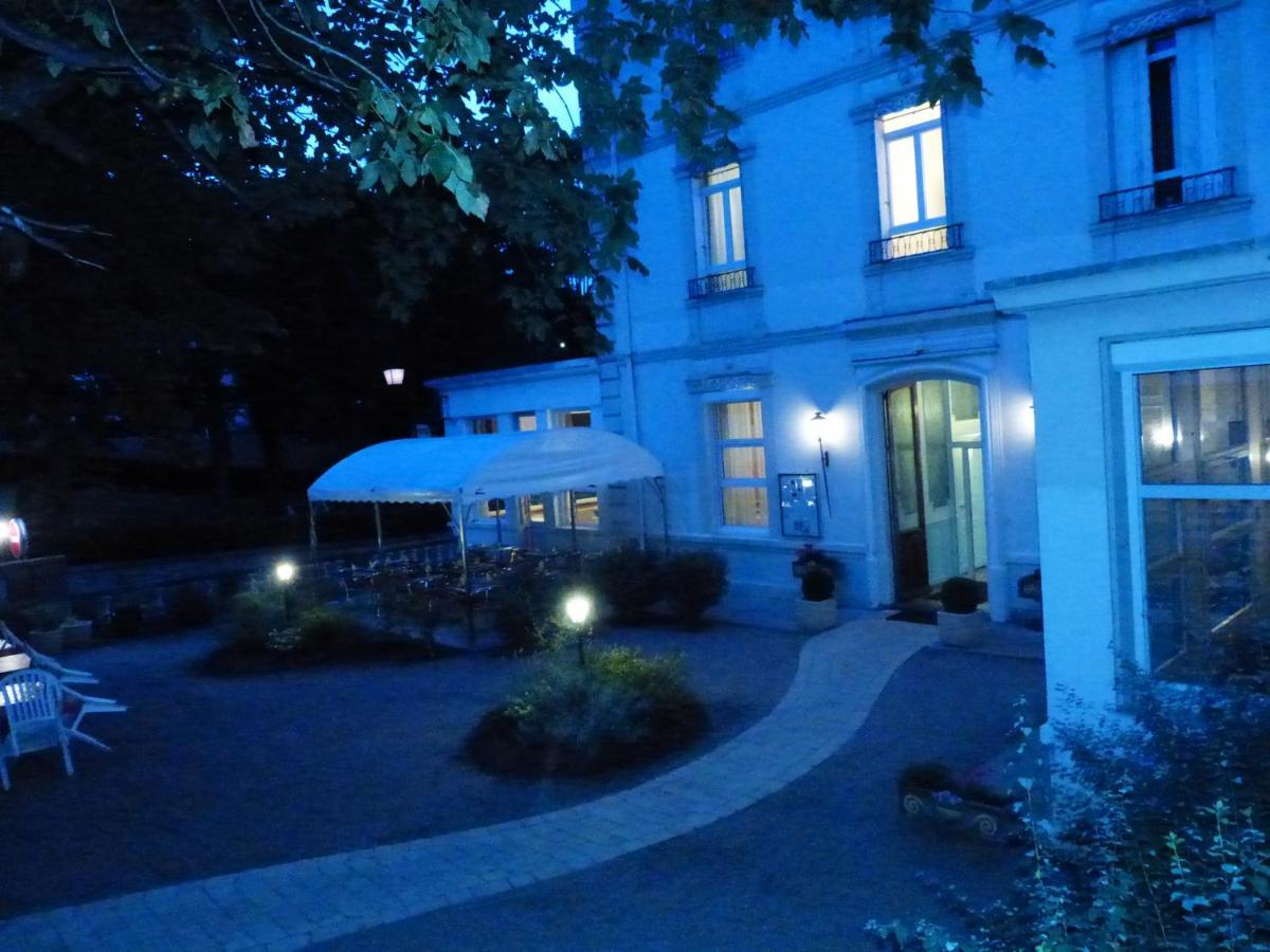 Hotel Des Thermes Bourbon-lʼArchambault Екстериор снимка